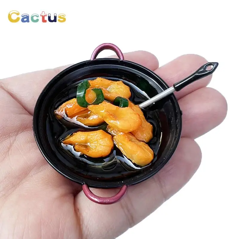 

1Pc 1:12 Dollhouse Miniature Food Iron Pot Fried Rice Fried Vegetable Kitchen Model Living Scene Decor Toy