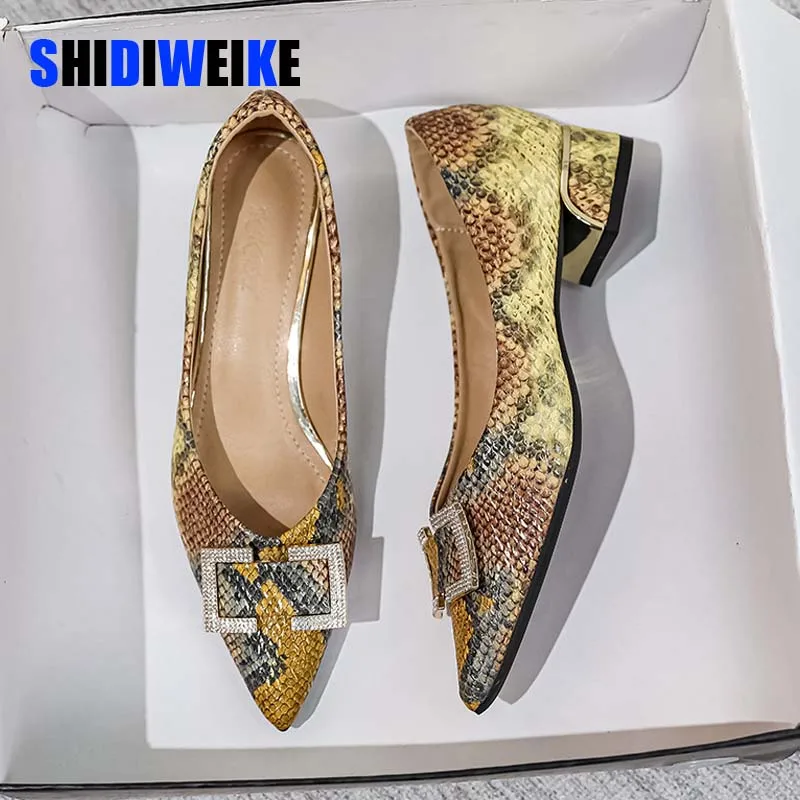 

Spring Summer Designer Med Heels Shoes Women Large Size Pumps Brand Snake pattern Leather Top Ladies Luxury Fashion Party Shoes
