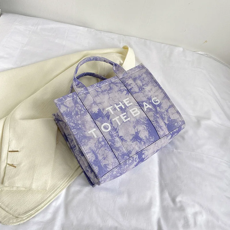 Women's Shoulder Bag with Large Capacity for Commuting and Leisure - A New Addition to Your Collection