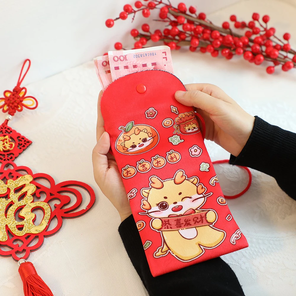 

2024 New Year Mascot Dragon Doll Bag Creative Stuffed Soft Fashion Crossbody Bag New Year Red Wallet for Children Kids Presents