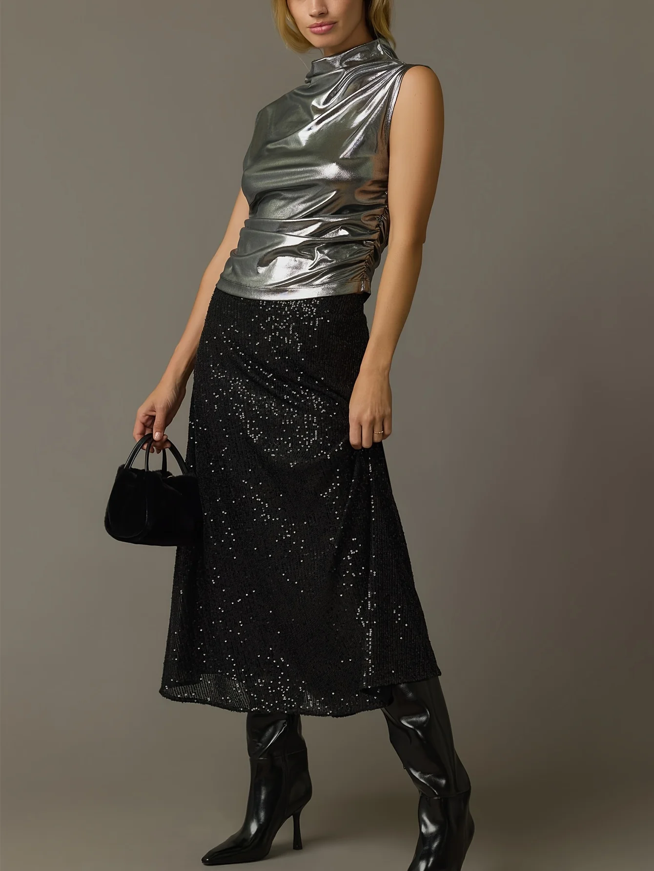 Серебристый металлический топ с рюшами и ложным воротником