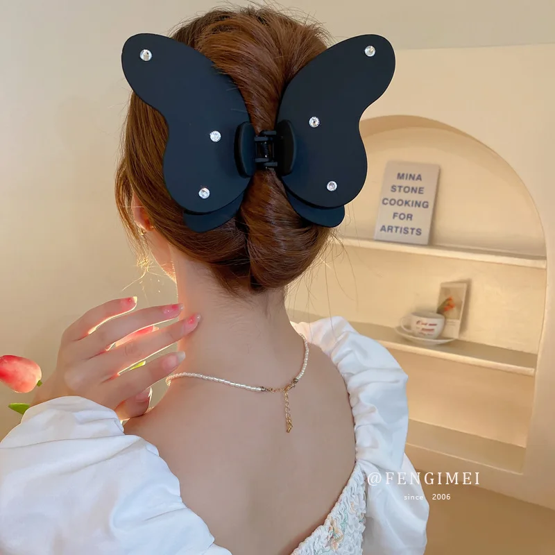 

Black Large Diamond Encrusted Butterfly Grip, Korean Personalized Design, Shark Clip At The Back Of Head, Ins New Hair Acces