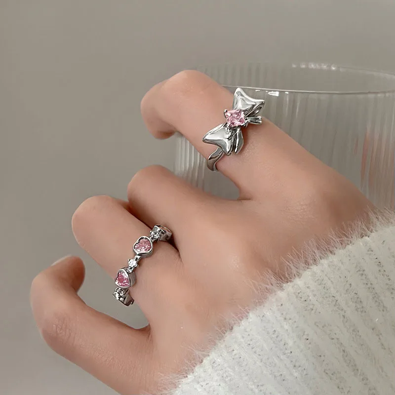 Женское кольцо в виде сердца с розовым Цирконом