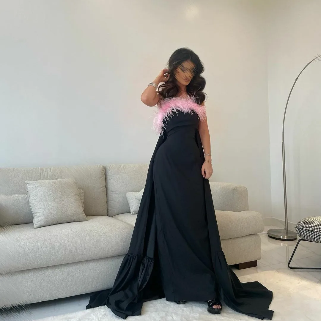 

Women's Pink Feathers Strapless Evening Dresses for Musilm Trumpet فساتين السهرة Black Satin Sweep Train Formal Dress for Teens