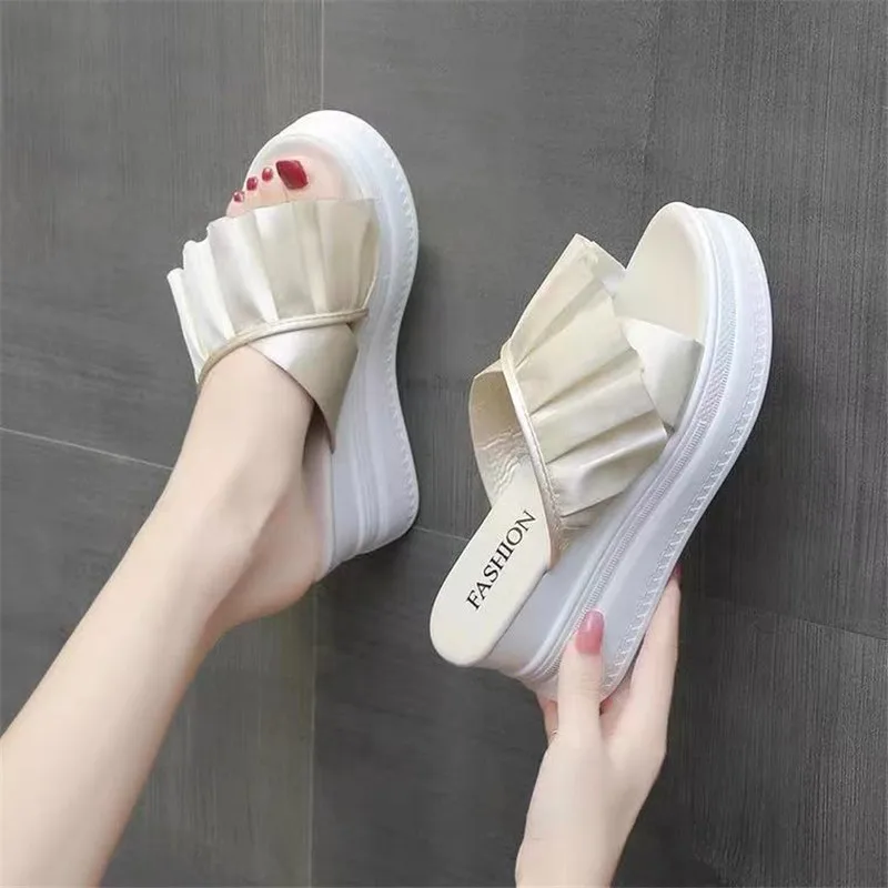 

XIHAHA New Woman Fashion Dance Slope Heel Thick Sole Summer Slippers Round Head One Step Slippers High Heel Women's Sandals