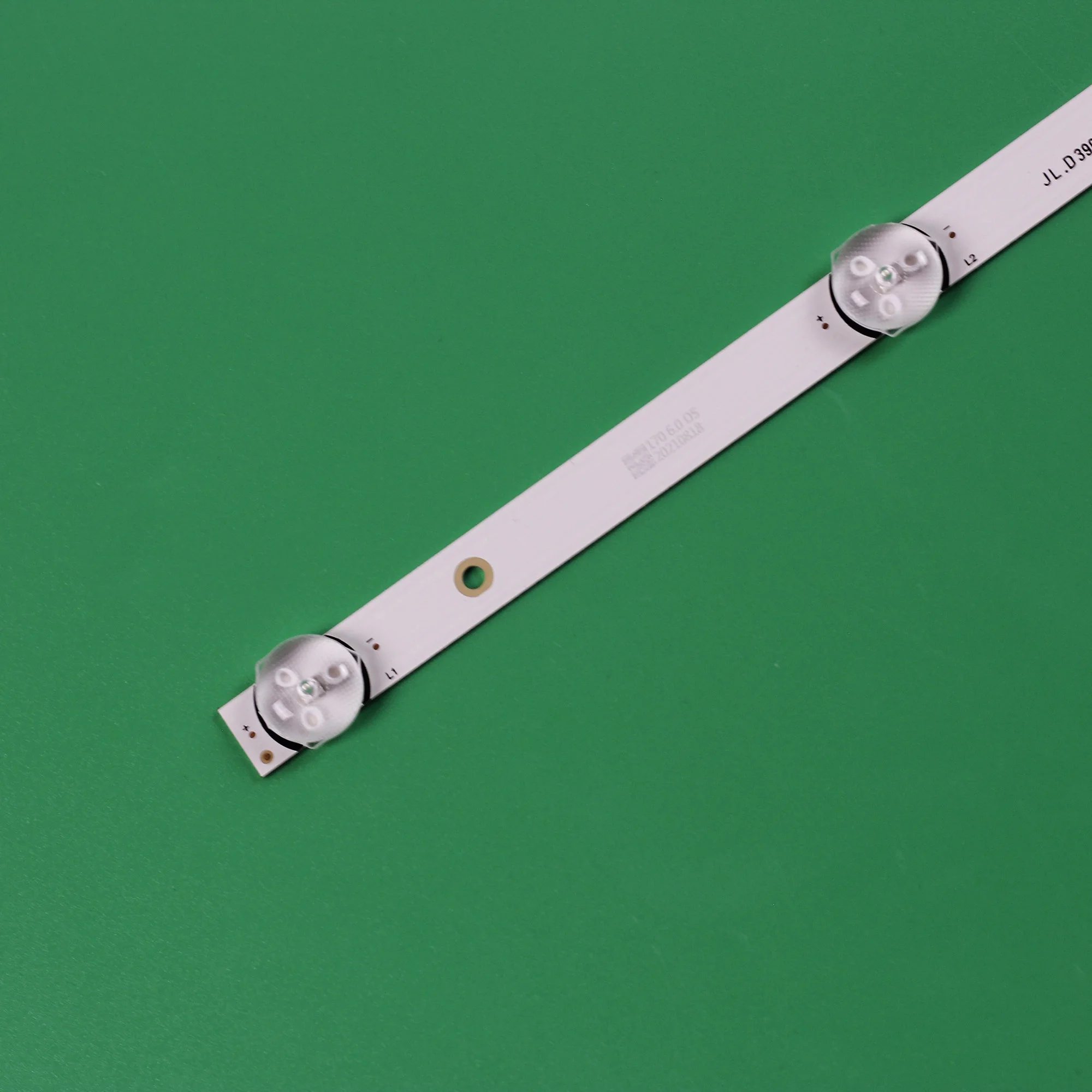 Лента светодиодной подсветки 8 ламп для PIXEL LE39Z1 JL.D 39042330 -006AS-M_V01 3080539 Z10DTZ003 MS-L1795