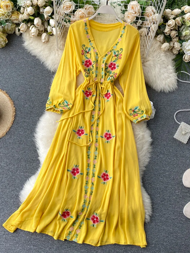 Women's Dress Travel Photography Holiday Long Dress 2021 New Retro Ethnic Style Embroidered V-neck Lantern Sleeve Dress Y1034