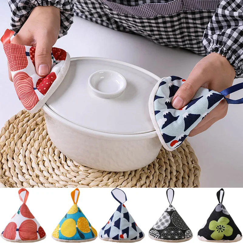 

Zollor Colorful Triangular Anti-scalding Pot Cap Earmuffs Small Convenient to Heat Insulation Kitchen Pot Heat Insulation Gloves