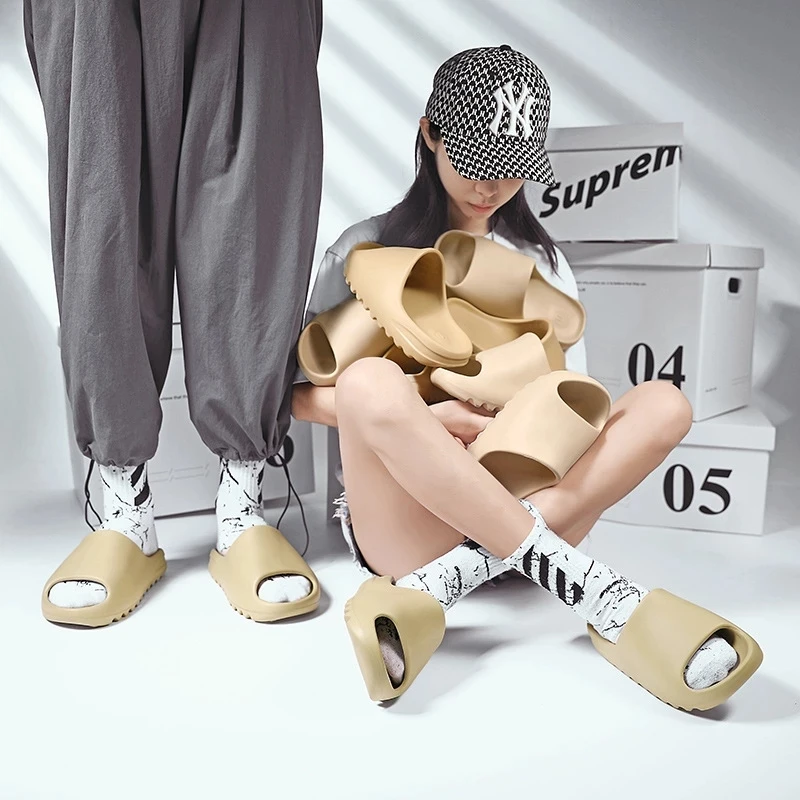 2022 Summer Women And Man Non-Slip Shoes Cozy Soft Thick Platform Slippers Home Bathroom Slides Outdoor Couple Beach Slippers