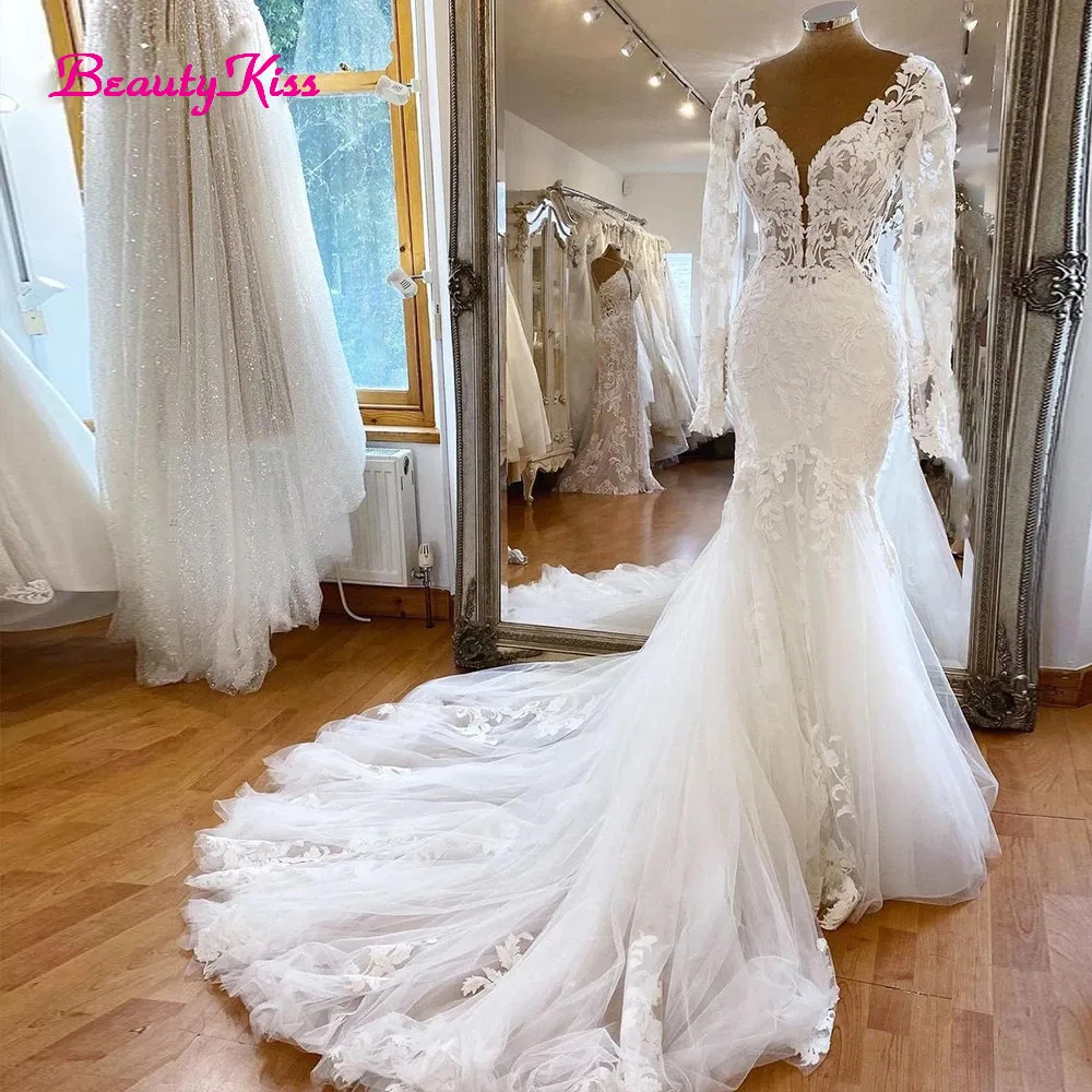 Кружевное женское платье с юбкой-годе длинным рукавом и открытой спиной |