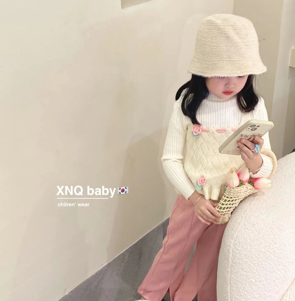 

Детская одежда, новинка 2022 года, комплект одежды для девочек на весну и осень, модный жилет в Корейском стиле, рубашки, расклешенные брюки, ми...