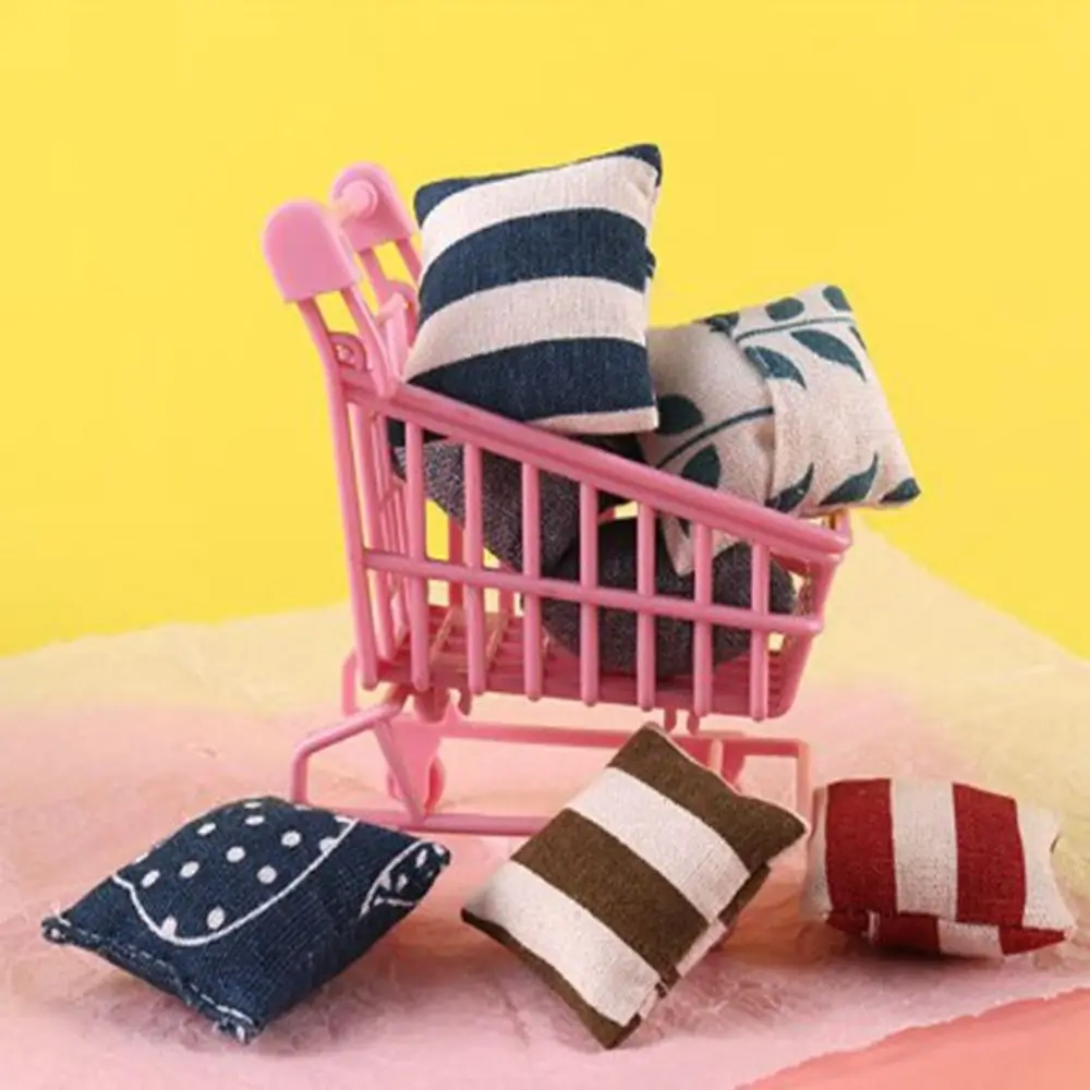 

Миниатюрная подушка для кукольного домика, модель 1/12, 2 шт., 48*48*24 мм, украшение для кукольного домика