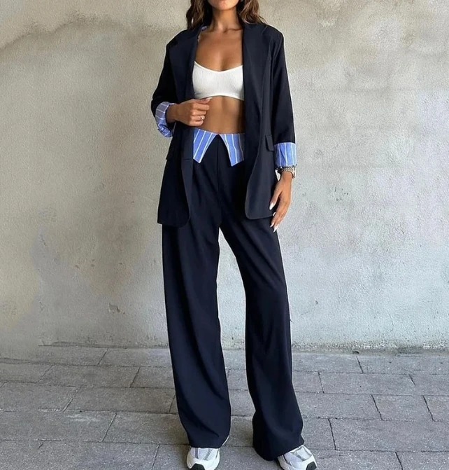 Рисунок 2 - Женский костюм с длинными рукавами