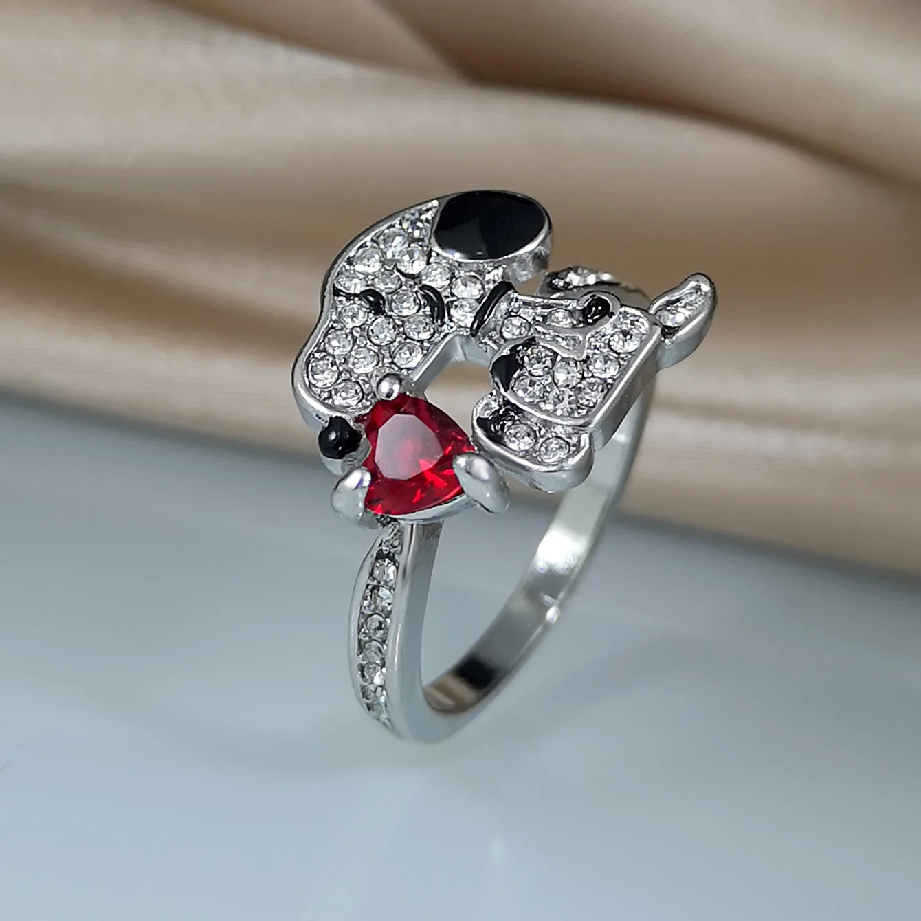 Металлические кольца Snoopy для женщин и девушек кольцо с красным цирконием камнями