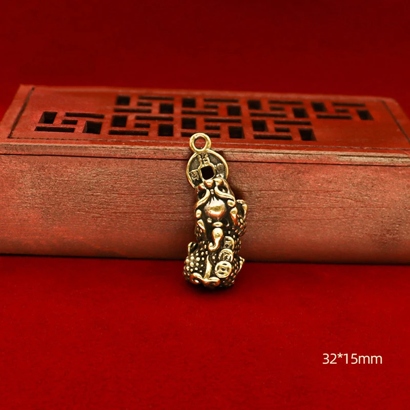 

Металлический кулон Пиксиу