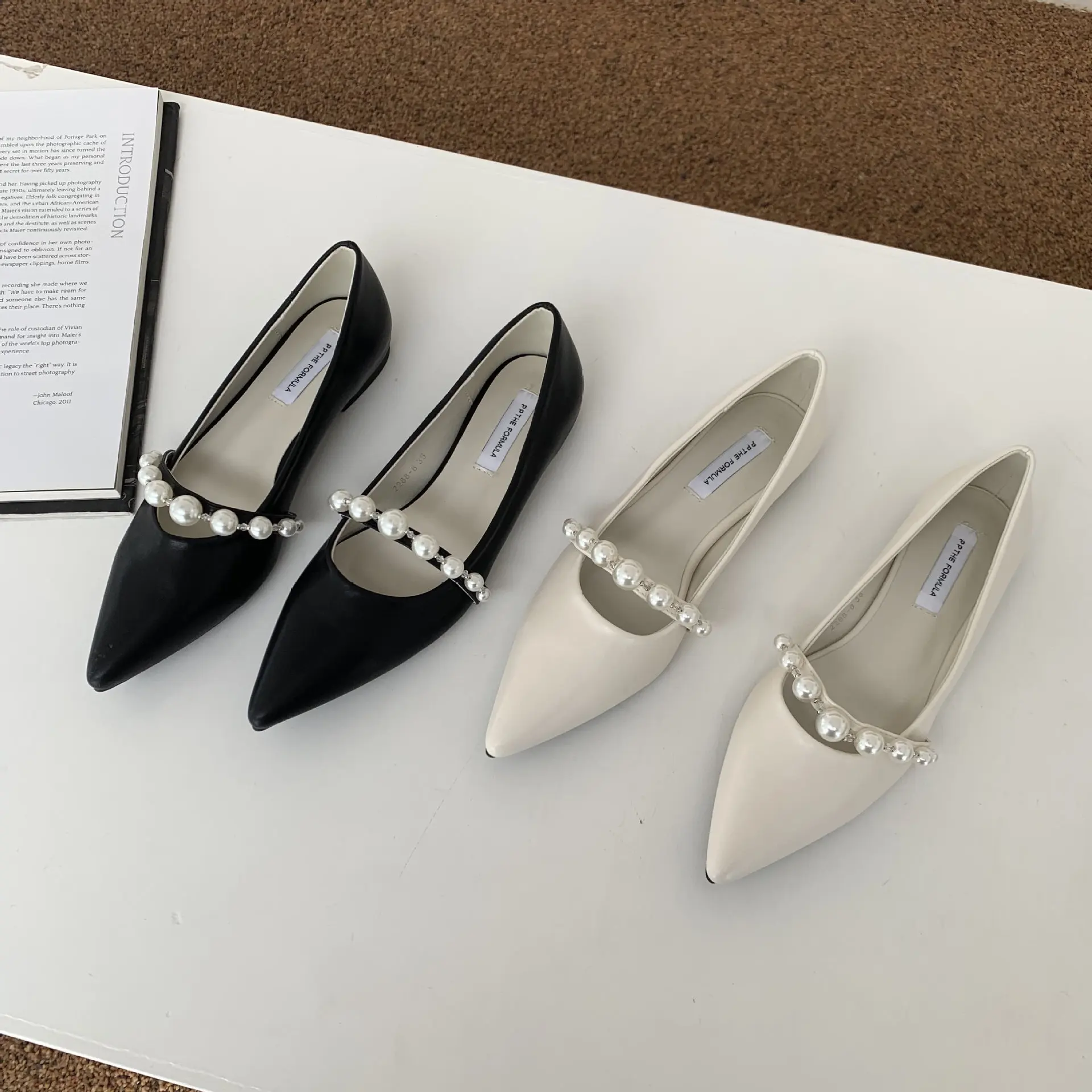 

Retro Woman Shoes Casual Female Sneakers Low Heels Pointed Toe Flats Autumn Shallow Mouth Soft Pearl Decorateion New Boat Comfor