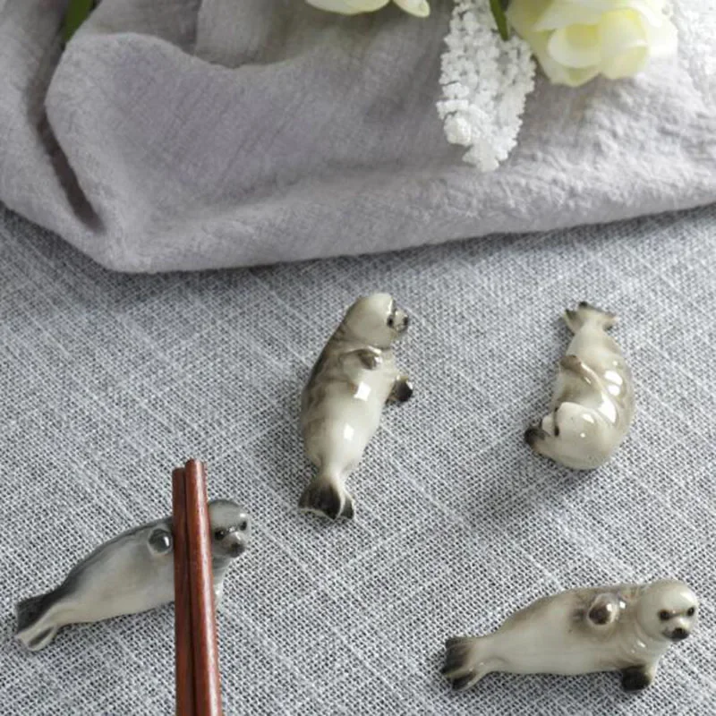 

Серый керамический держатель для палочек для еды Little Sea Lion, 1-4 шт.
