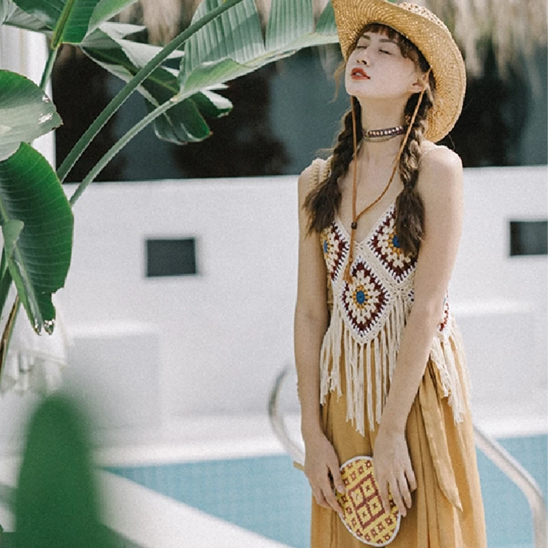 Топ вязаный женский без рукавов с бахромой кисточками по краю разные цвета