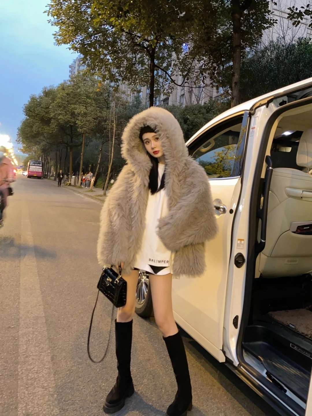 Winter New Hooded Environmental Protection Fox Fur Fur Coat for Women Loose Internet Hot Slimming Faux Mink Fur Coat luxury