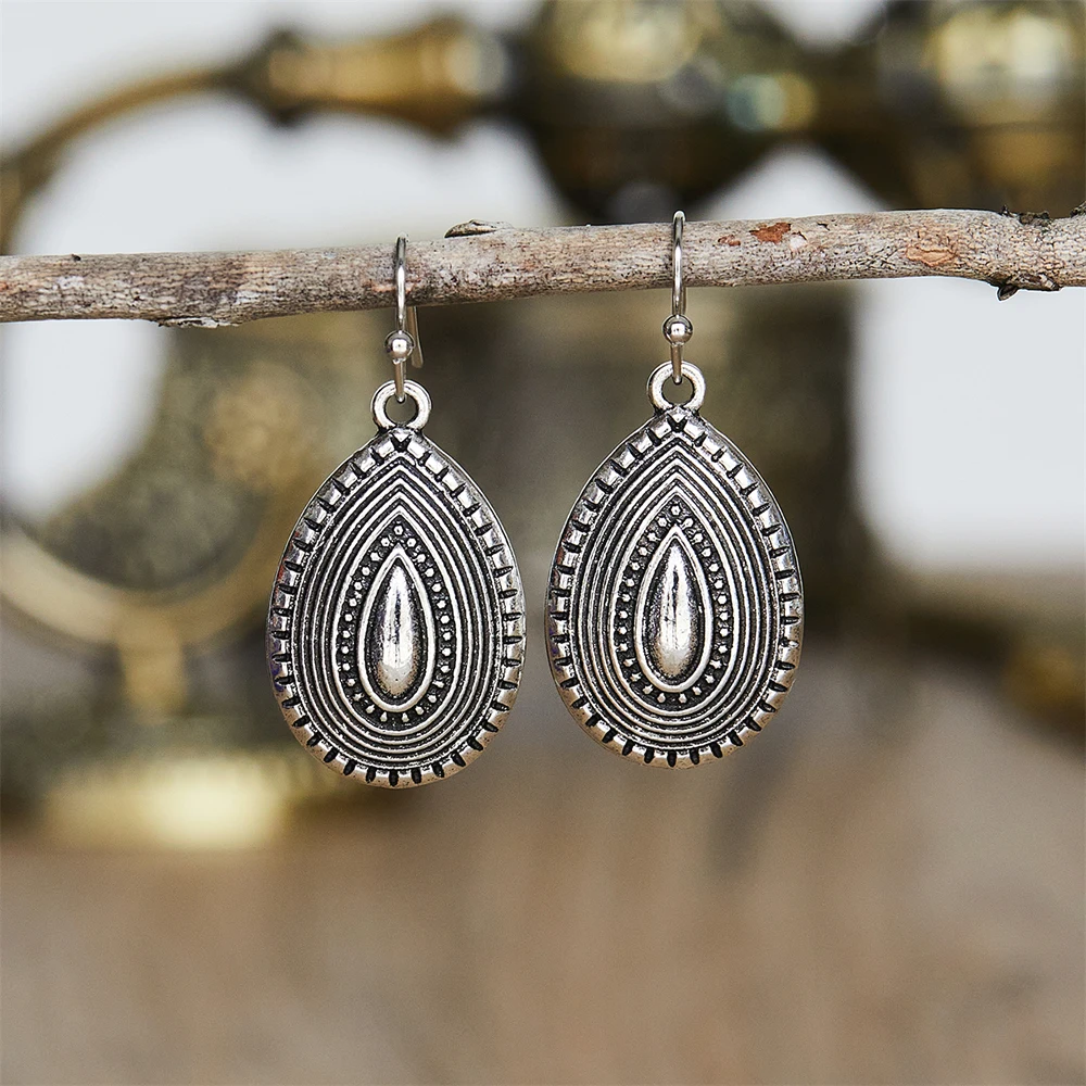 

Water Drop Shape Dangle Earring for Women Statement Retro Personalized Metal Hanging Piercing Eardrop Ladies Accessories Jewelry