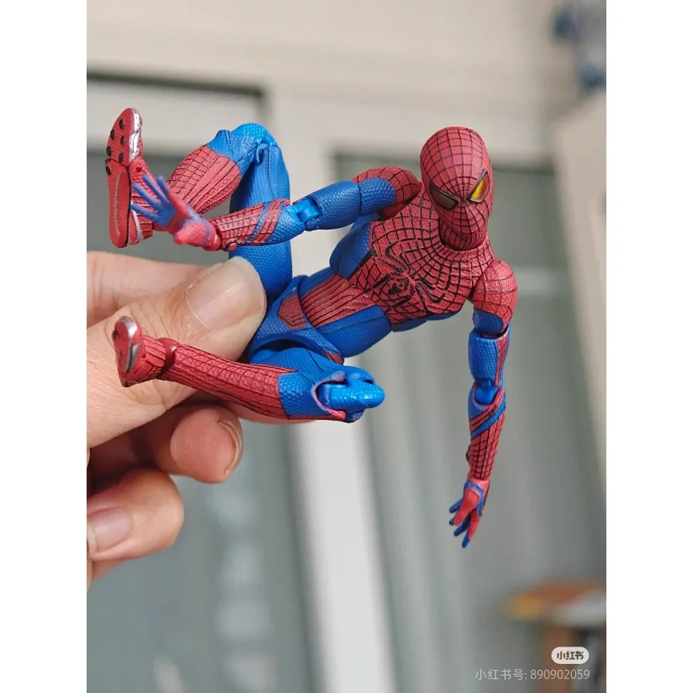 Фигурка Человек-паук Bandai Mafex 001