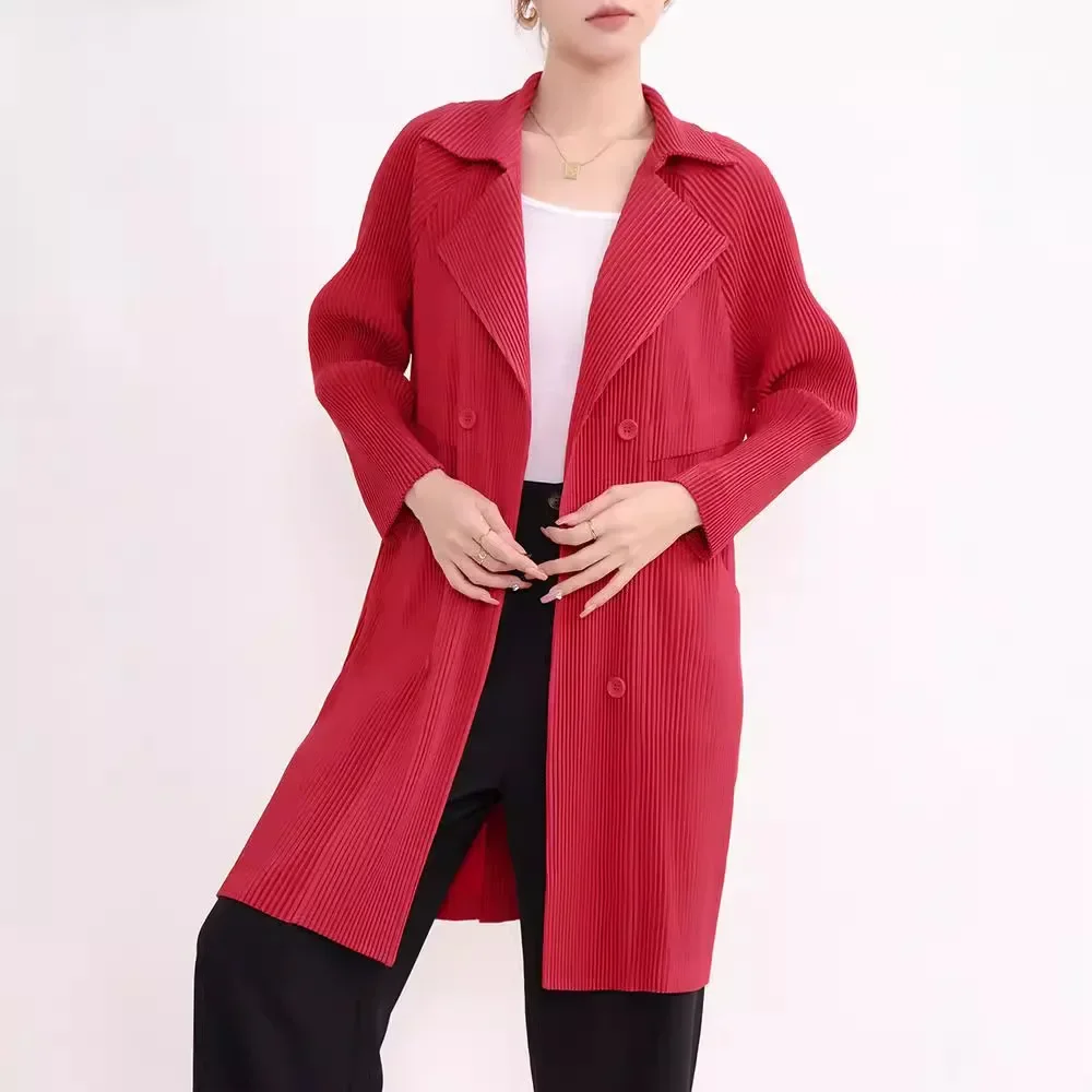 Плиссированная ветровка со складками осень 2024 Женский утепленный однотонный