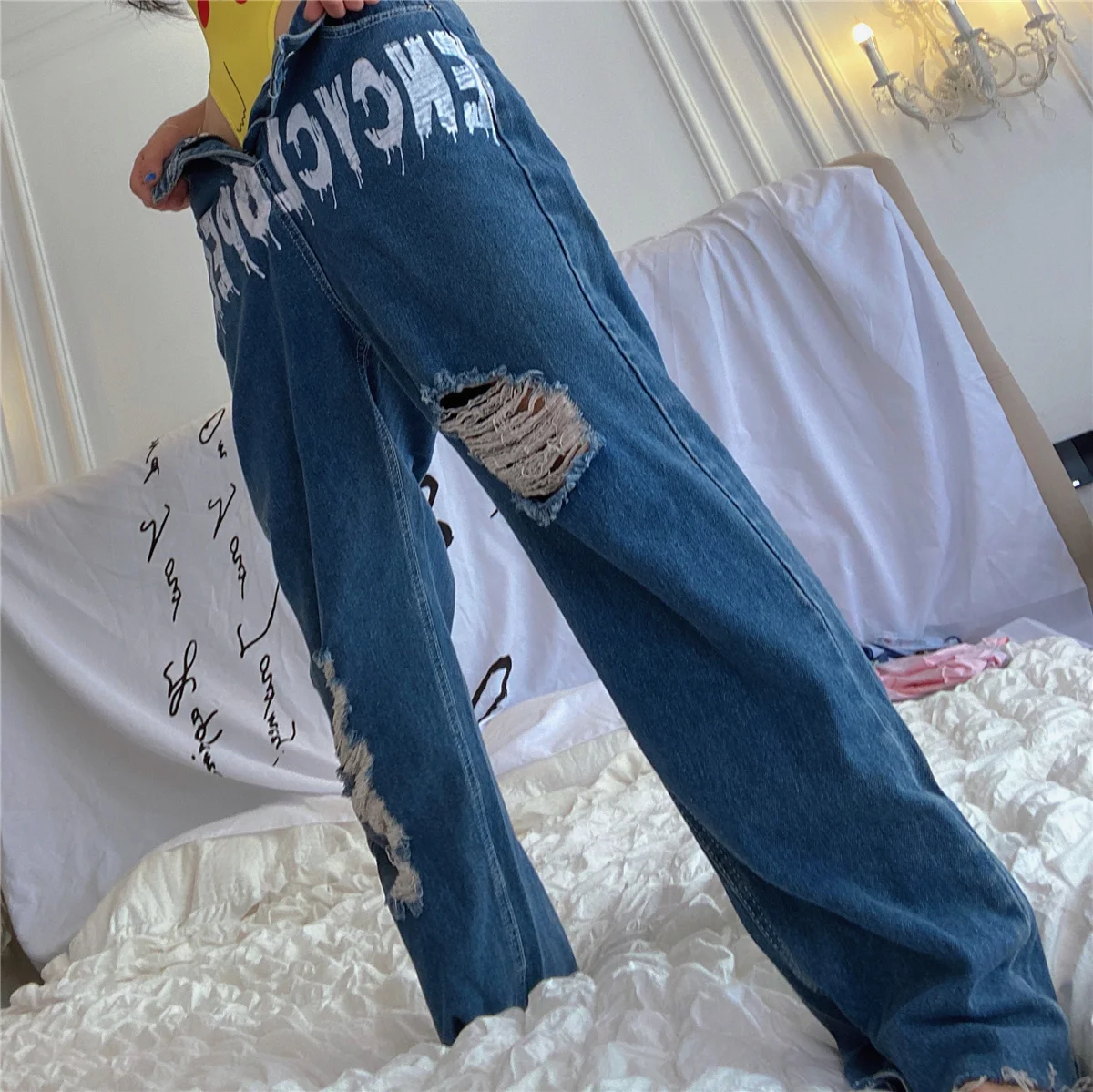 

WOMENGAGA 5XL 2022 New Letter Print Blue Big Hole Casual Loose Street Jeans Denim Trousers Fashion Women Korean Pants Autumn NT9