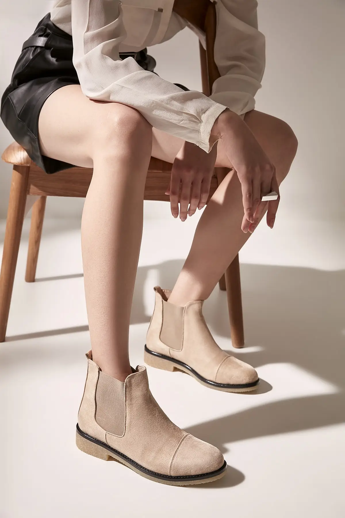 

Женские ботинки бежевого цвета, Новое поступление, роскошные стильные женские ботинки, дизайнерские удобные женские ботинки на платформе, ...