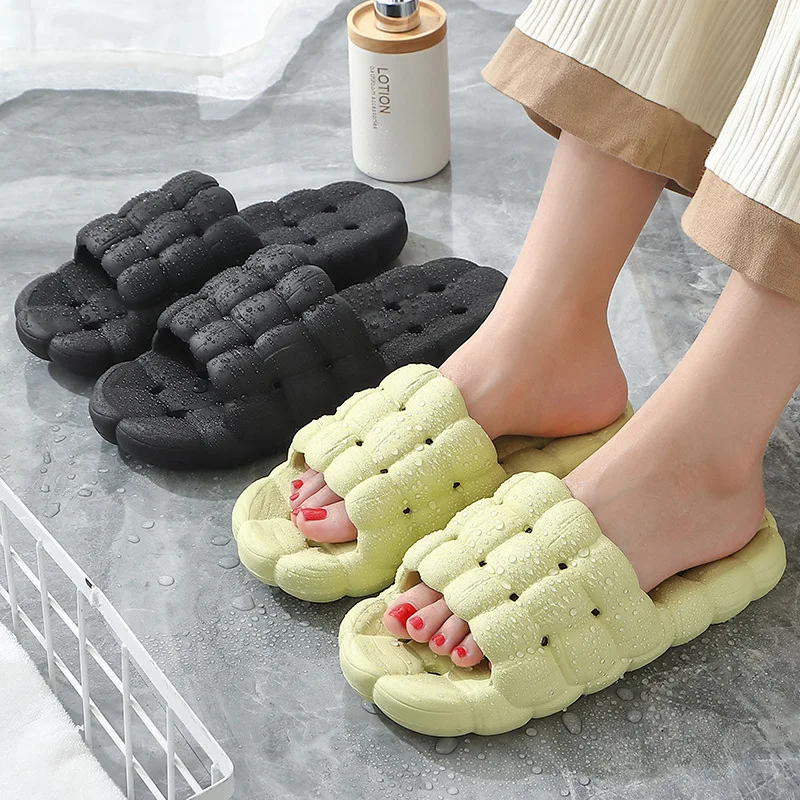 

New Fashion Summer Sandals Women Weave Bathroom Slippers Hollow-out Sole EVA Slides Men Couple's Soft Sole Beach Shoes Slippers
