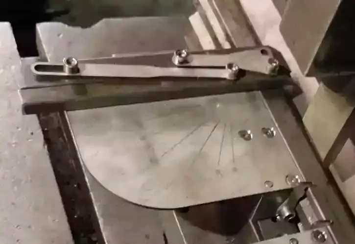 

Пресс-тормоз, передняя опора, магнитный угол позиционирования