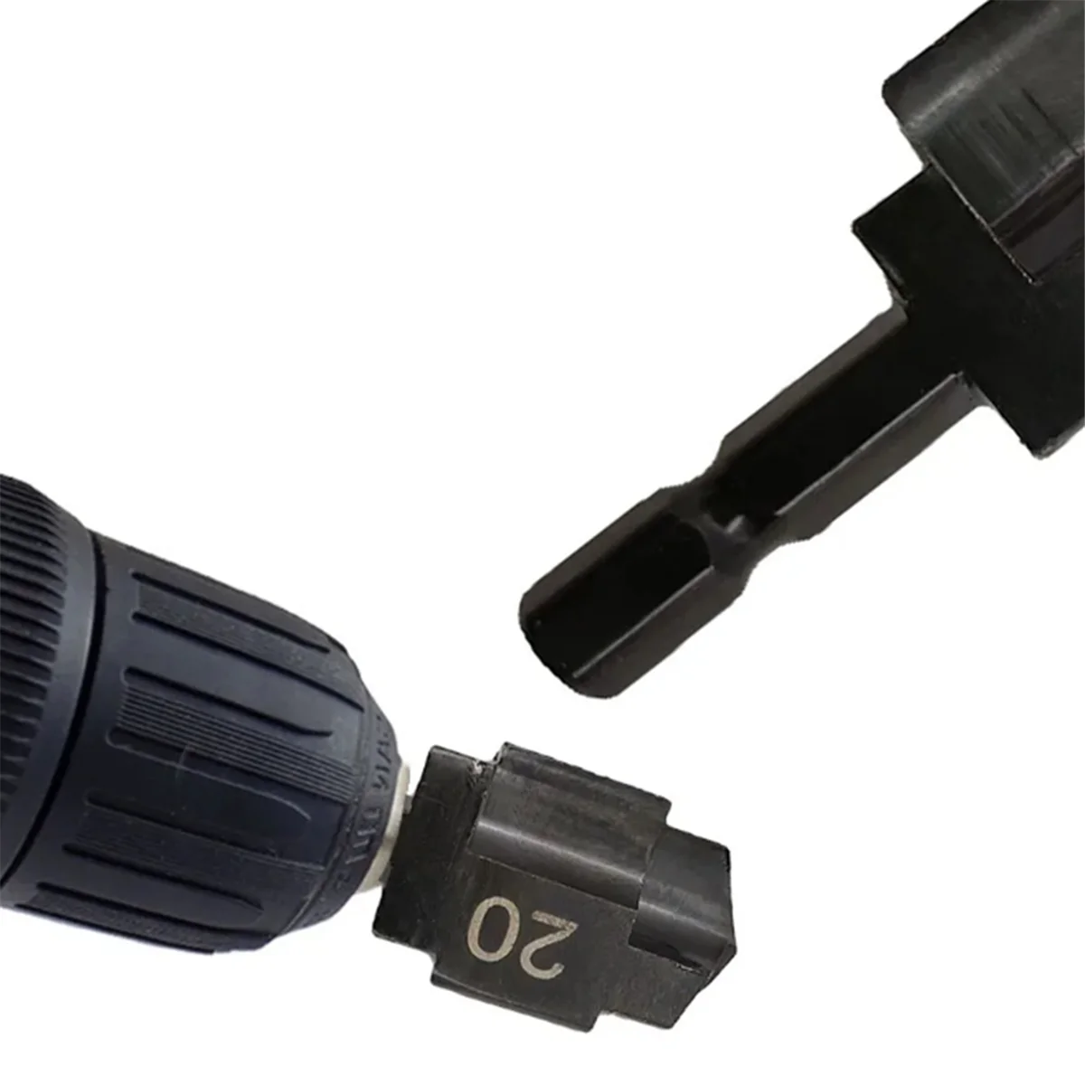 Подъемное ступенчатое сверло для подключения водопроводных труб