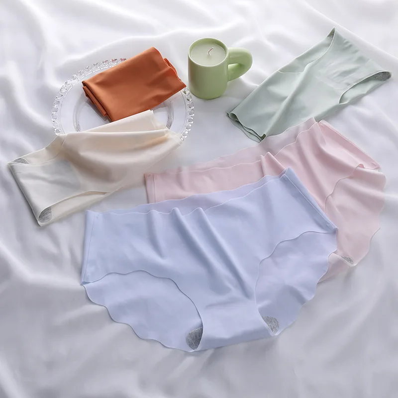 

New Ladies Panties Seamless Underwear Ice Silk Comfort Panties Mid Waist Breathable Morandi Color Briefs Ladies Underwear