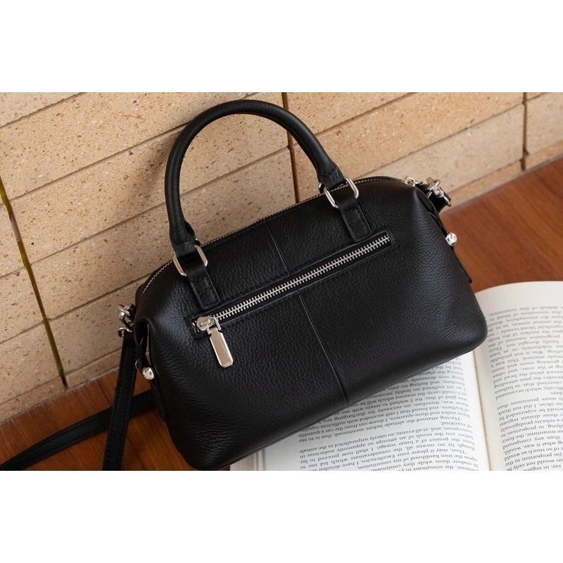 Женская сумка из натуральной кожи через плечо средней длины 100% коровьей