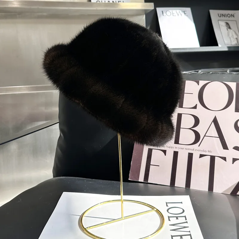 Рисунок 5 - Женская зимняя теплая меховая Рыбацкая шапка