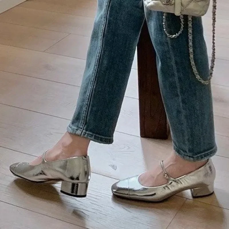 Женские туфли-лодочки с пряжкой осенние квадратным носком разные цвета закрытым