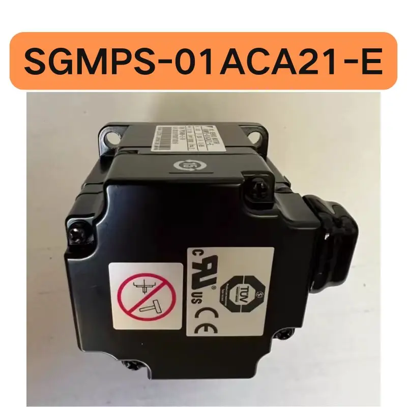 Подержанный серводвигатель SGMPS-01ACA21-E мощностью 100 Вт протестирован нормально и