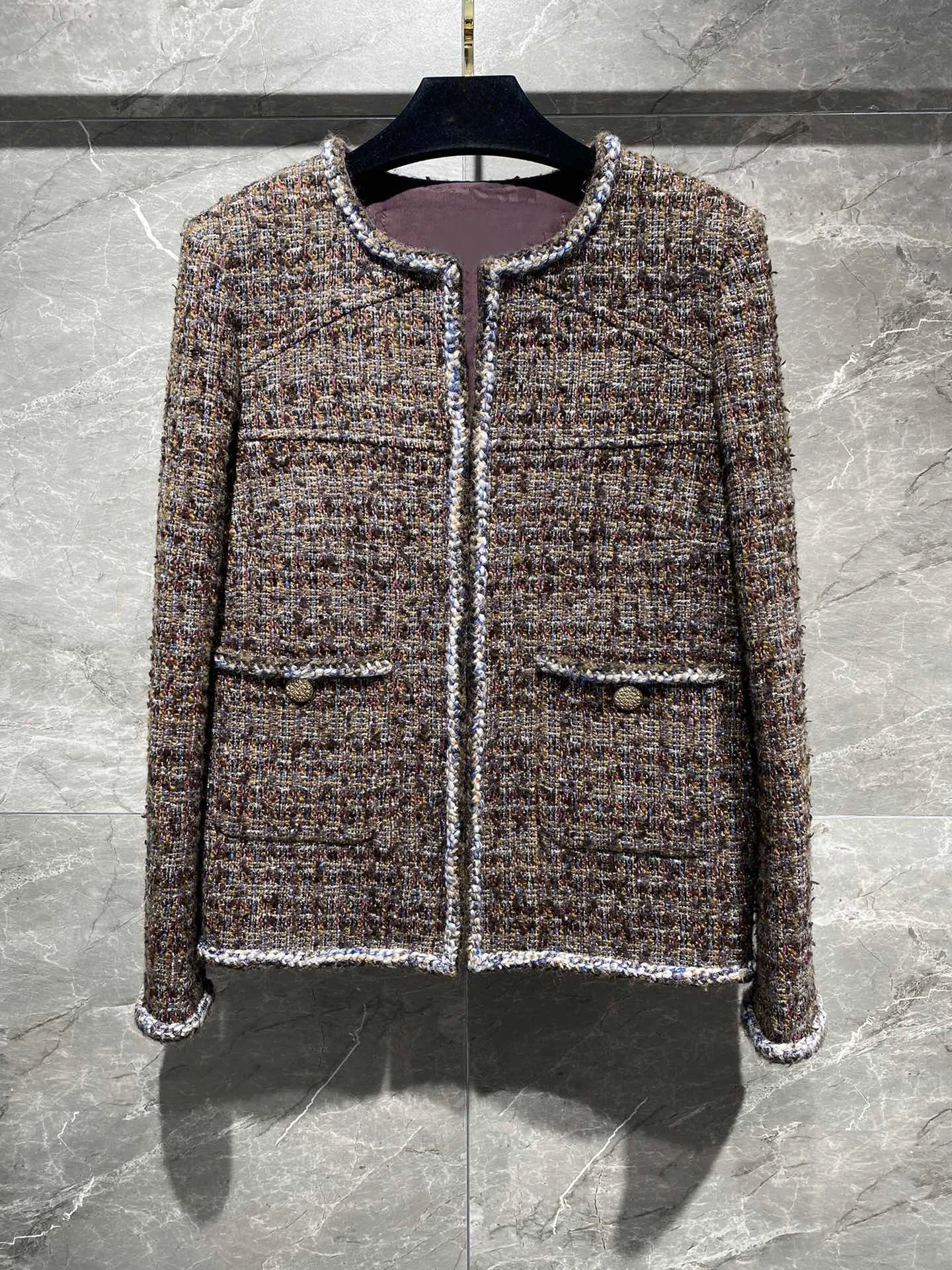 

2023Tweed coat medieval series round neck design highlights the neck line color ribbon decorative embellishment713