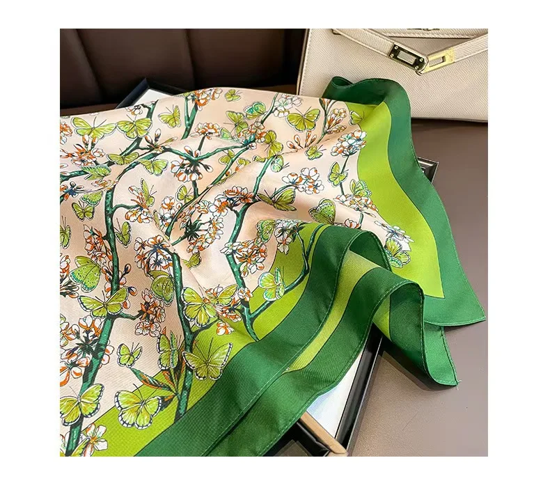 100% шелк. Новый стиль хорошего с квадратным шарфом и длиной 70 см. Праздничные