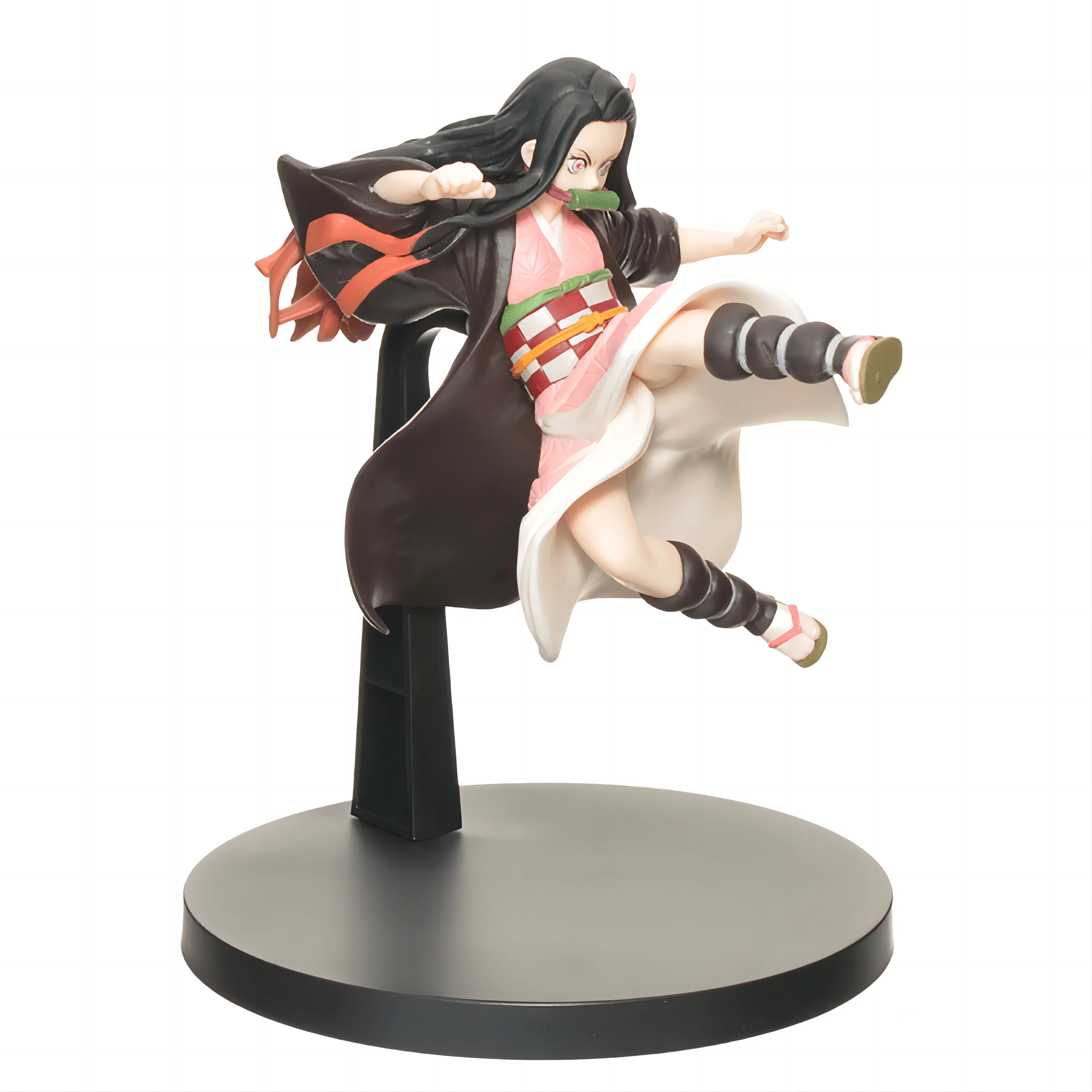 Demon Slayer Nezuko Kamado Action Figure Bandai con calcio volante 5