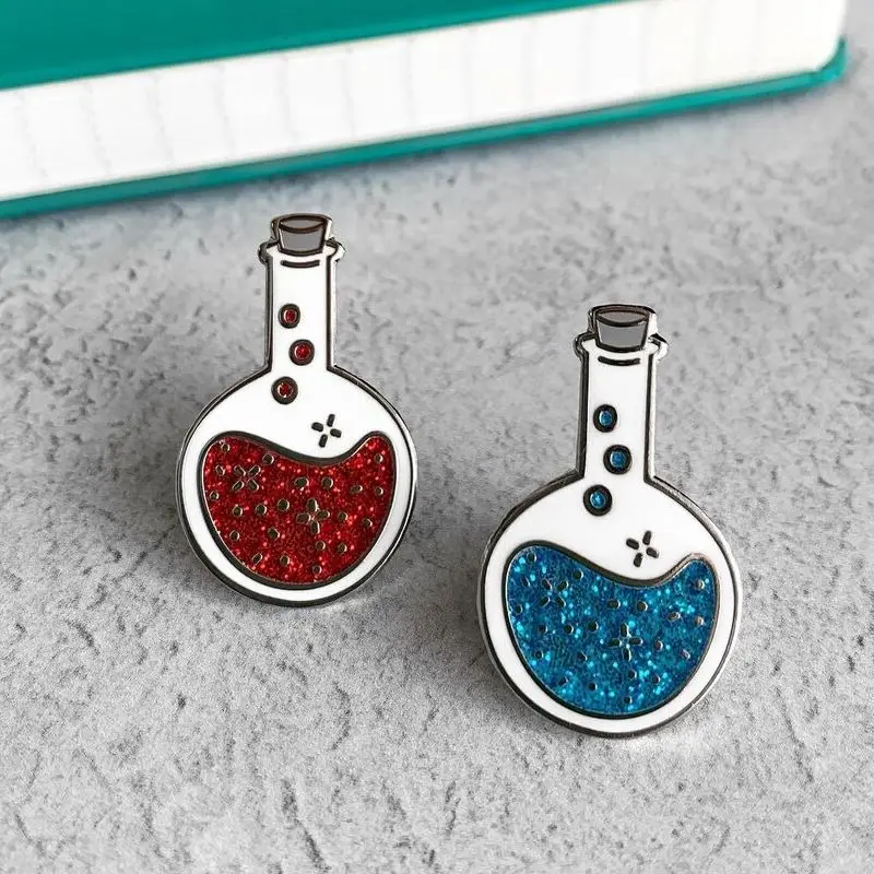 

New Lab Flask Glitter Enamel Pin Badge Exquisite Cute Scientific Chemistry Lapel Brooch Metal Jewelry Outerwear Accessories