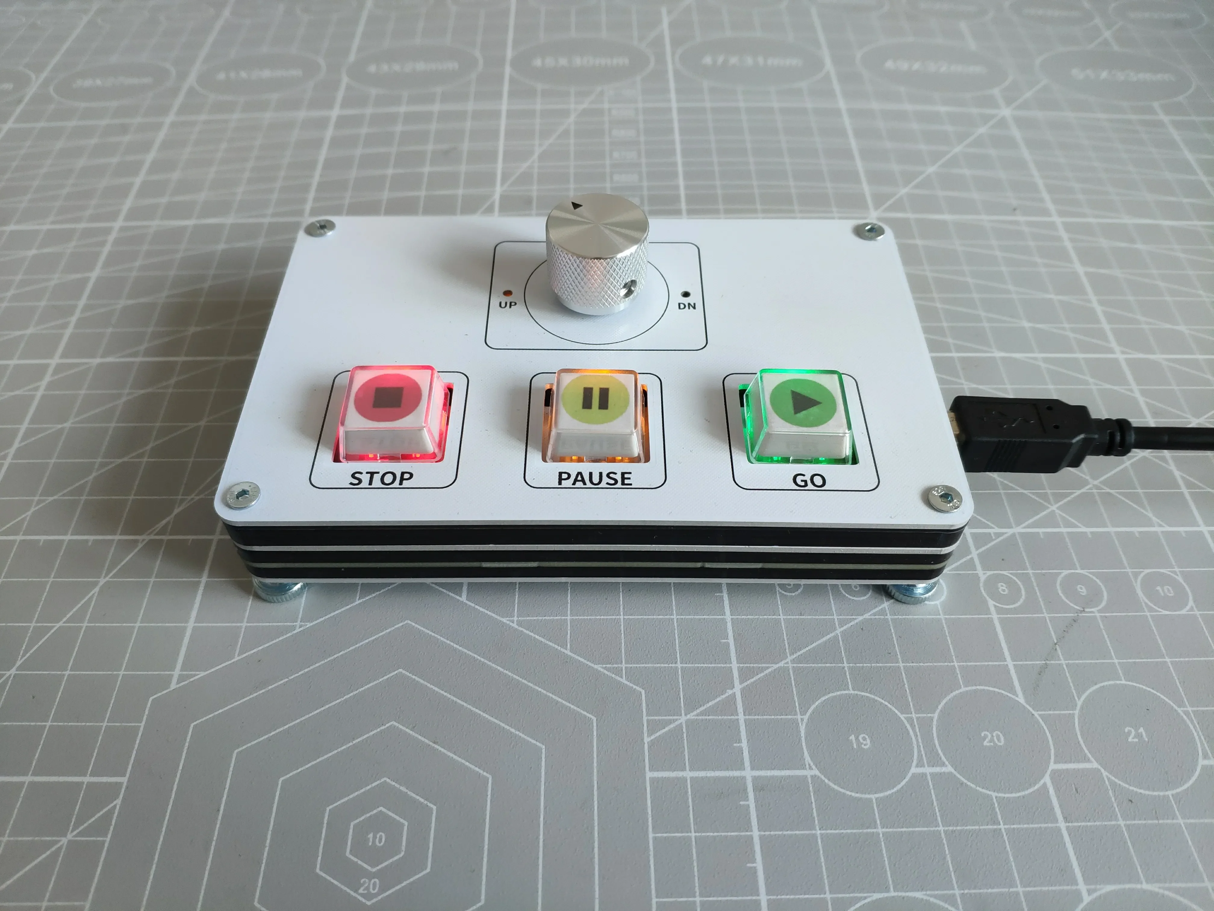 QLab MIDI-контроллер