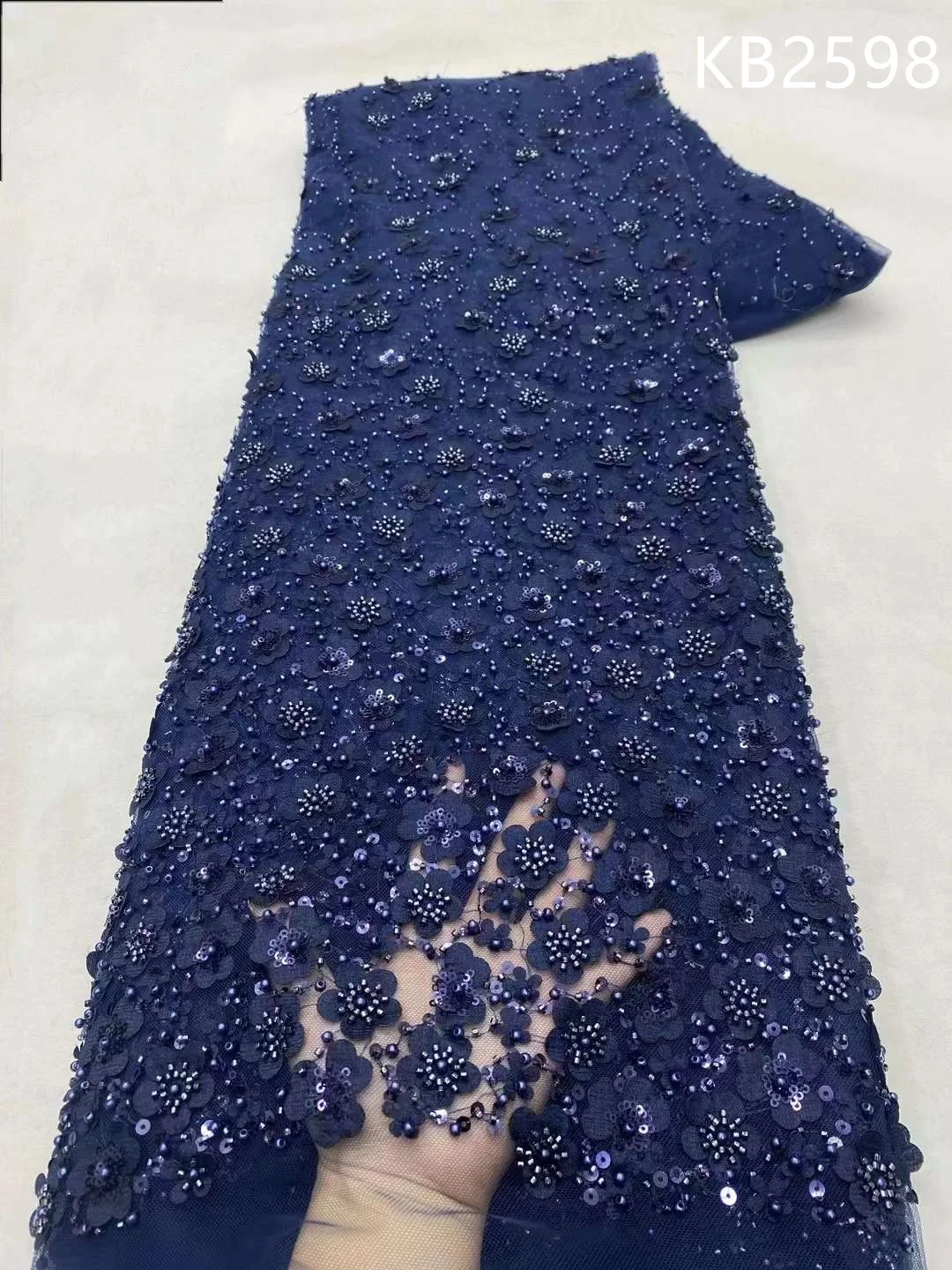 Кружевная ткань с 3d цветами и бусинами