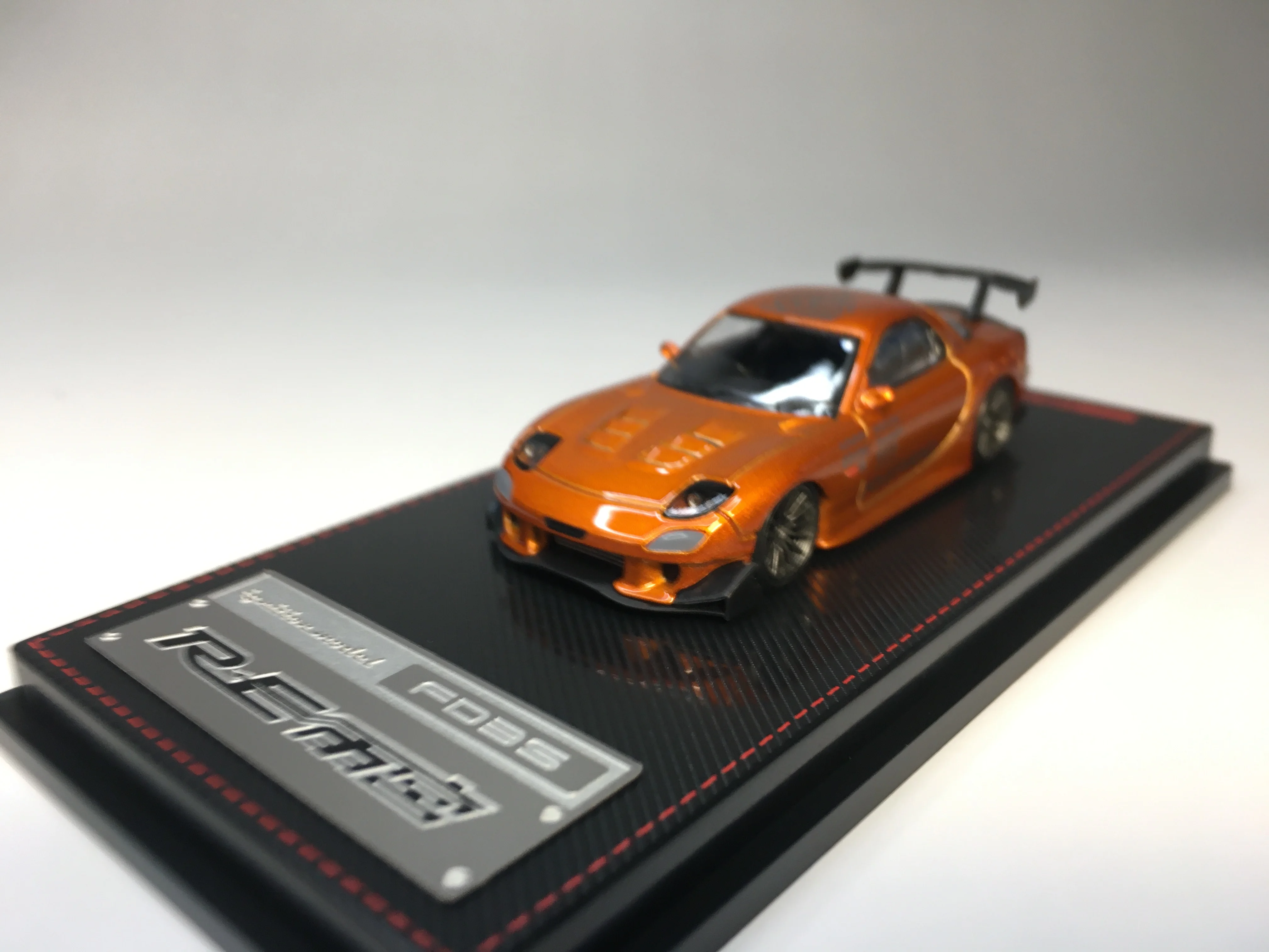 

ignition model 1/64 RX-7 FD3S RE Amemiya (Orange Metallic) IG1950 Die Cast Model Car Collection Limited