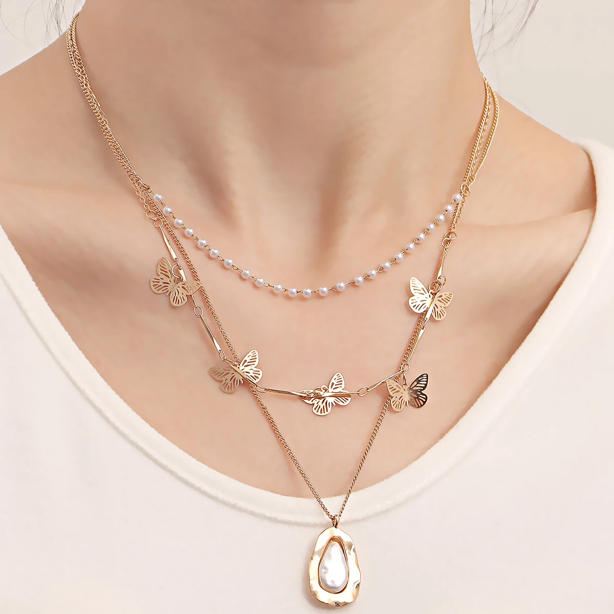 

Fashion Irregular Metal Pendant Trend Wild Small Butterfly Multilayer Necklace Women's Accessories Jewelry Gift Wholesale