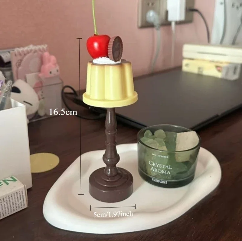 

Kawaii Pudding Night Light LED Desk Lamp Battery Powered Bedside Lamp Cute Sleeping Light for Kids Bedroom Bar Decor & Gift