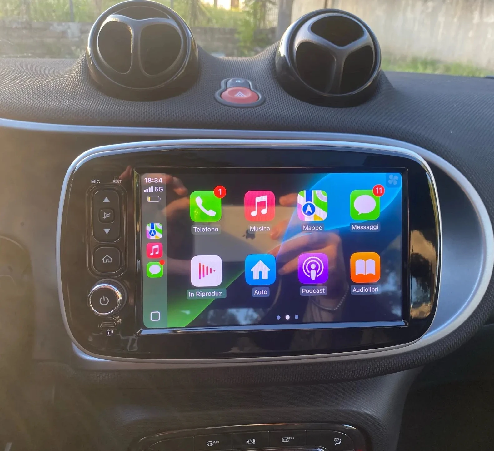 Фото Автомагнитола Android 15 с экраном 8 дюймов для Mercedes-Benz Smart 453 Fortwo 2014-2020: мультимедиа, навигация GPS, Android Auto, CarPlay №2