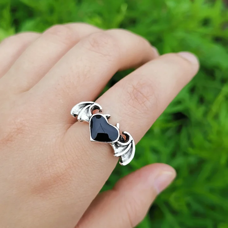 Металлические панк-кольца с изображением темной души демона, летучей мыши и сердца, черно-красное кольцо ювелирного изделия для пальцев мужчин и женщин, диаметром 15 мм, подарок для влюбленных.