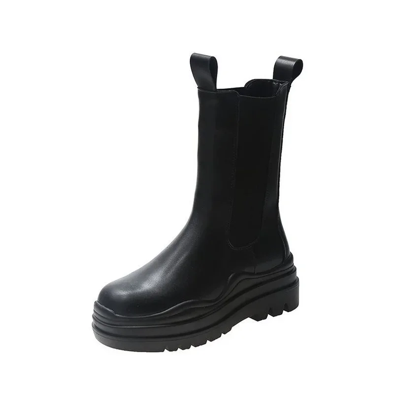 

Женские ботинки из натуральной кожи, с круглым носком, на платформе