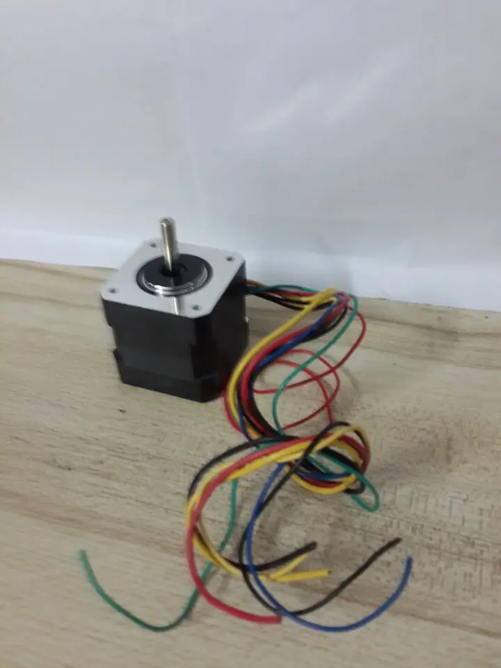 

Трехфазный двигатель с постоянным магнитом 24pm35w0304