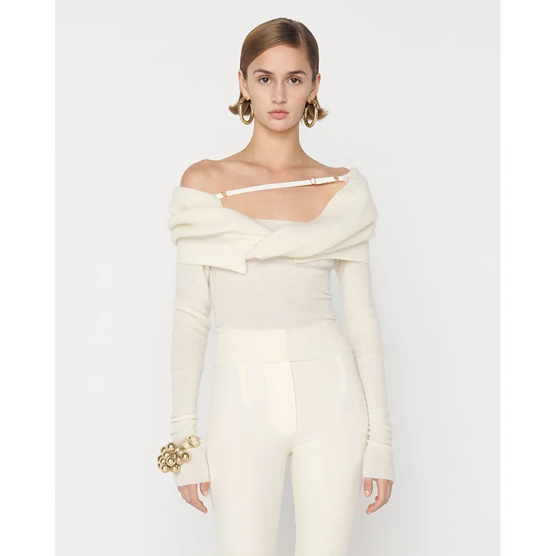 

2023 Autumn New Women knitted sweater Gentle Simplicity A word shoulder knit Tops fashion sweater with flanging design for Women